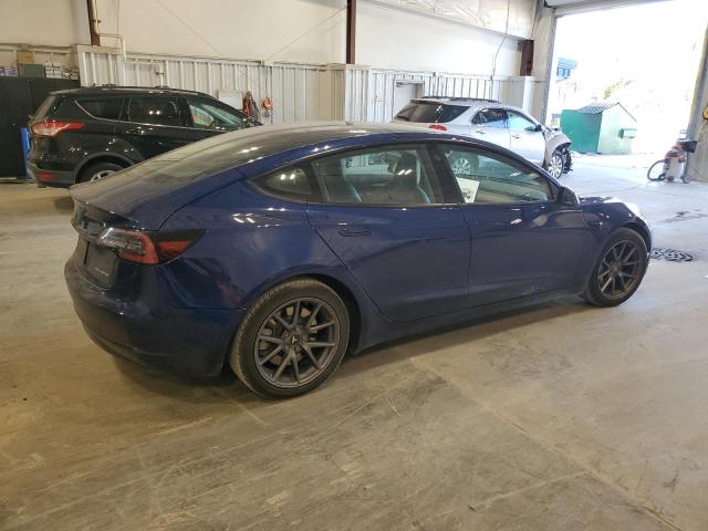5YJ3E1EB0NF192186 - 2022 TESLA MODEL 3 Синий фото 3