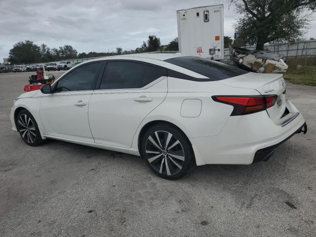 1N4BL4CV4NN313048 - 2022 NISSAN ALTIMA SR WHITE photo 2