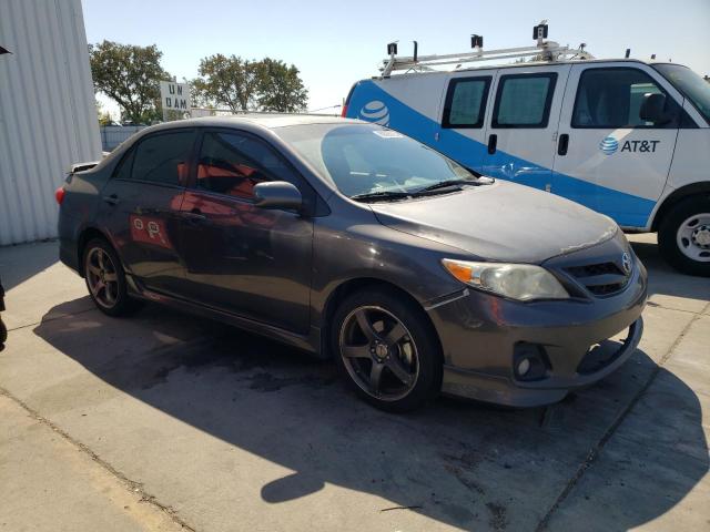 5YFBU4EE3DP093357 - 2013 TOYOTA COROLLA BASE ნაცრისფერი ფოტო 4