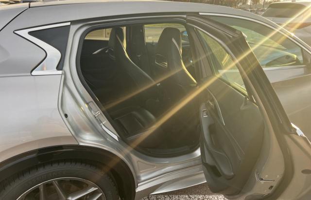 SJKCH5CP3HA015672 - 2017 INFINITI QX30 BASE SILVER photo 6