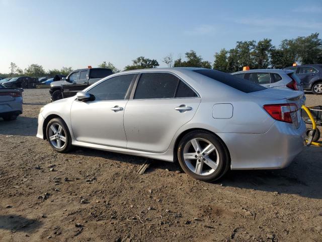 4T1BF1FK8CU184473 - 2012 TOYOTA CAMRY BASE Argent photo 2