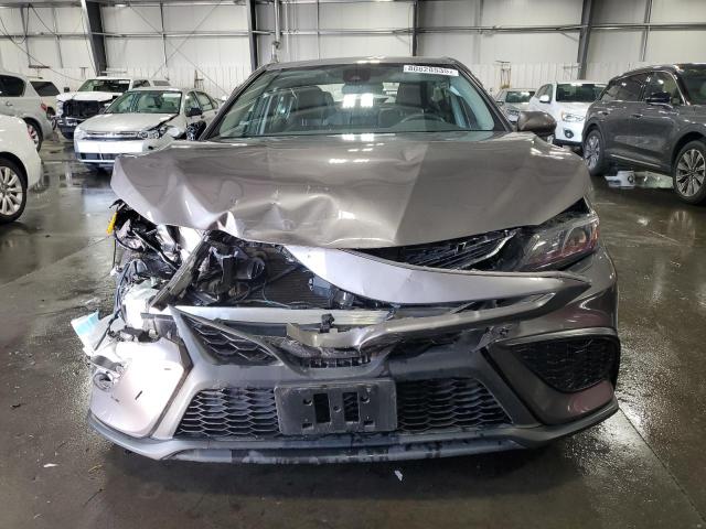 4T1G11BK7MU035872 - 2021 TOYOTA CAMRY SE ნაცრისფერი ფოტო 5