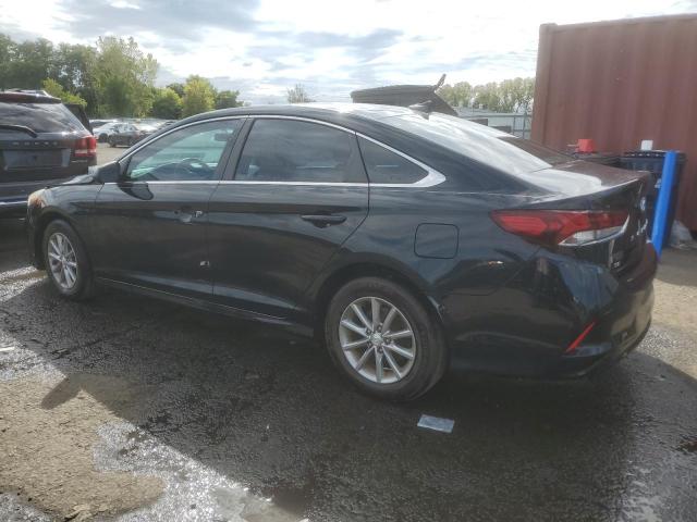 5NPE24AF7KH749930 - 2019 HYUNDAI SONATA SE Noir photo 2