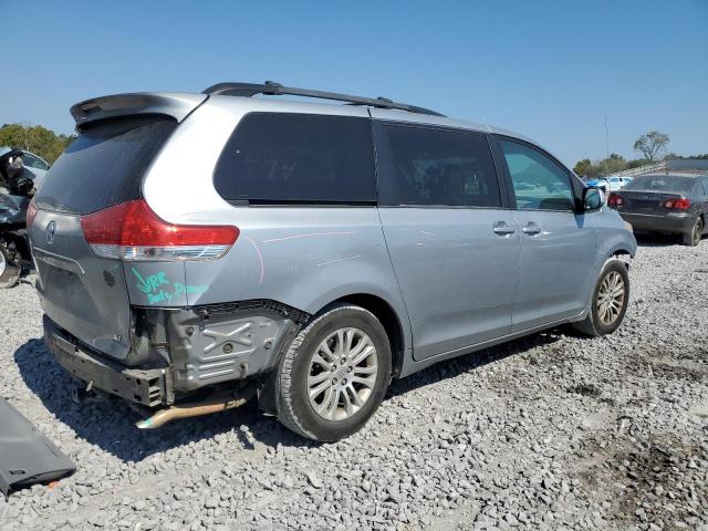 5TDYK3DC3DS332004 - 2013 TOYOTA SIENNA XLE SILVER photo 3