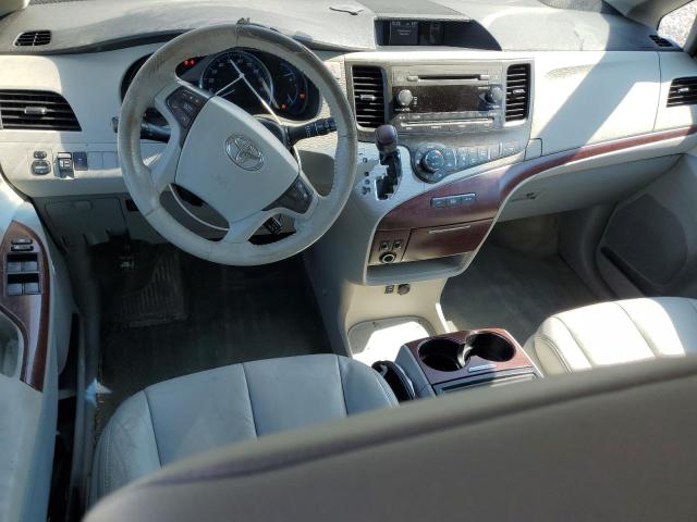 5TDYK3DC3DS332004 - 2013 TOYOTA SIENNA XLE SILVER photo 8