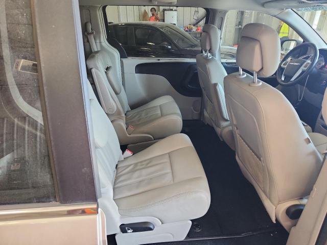 2C4RC1BG3GR200112 - 2016 CHRYSLER TOWN & COU TOURING TAN photo 11