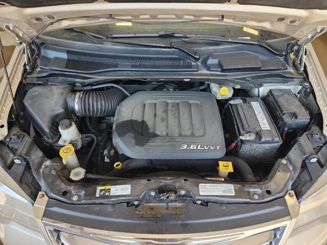 2C4RC1BG3GR200112 - 2016 CHRYSLER TOWN & COU TOURING TAN photo 12