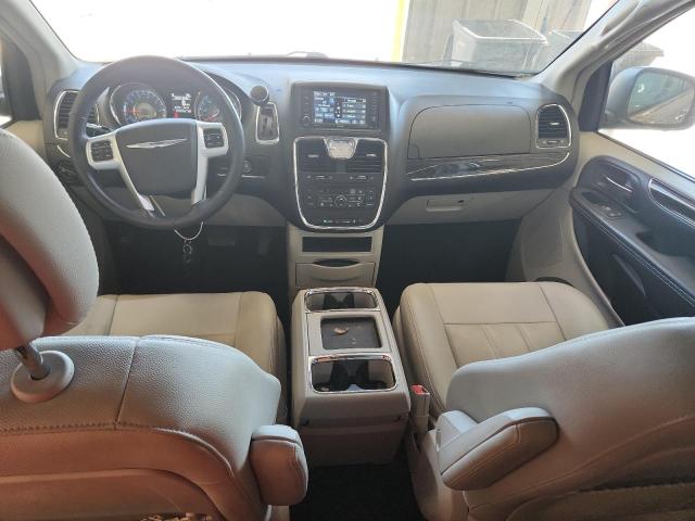 2C4RC1BG3GR200112 - 2016 CHRYSLER TOWN & COU TOURING TAN photo 8