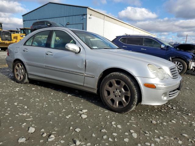 WDBRF84J05F577203 - 2005 MERCEDES-BENZ C 320 4MATIC SILVER photo 4