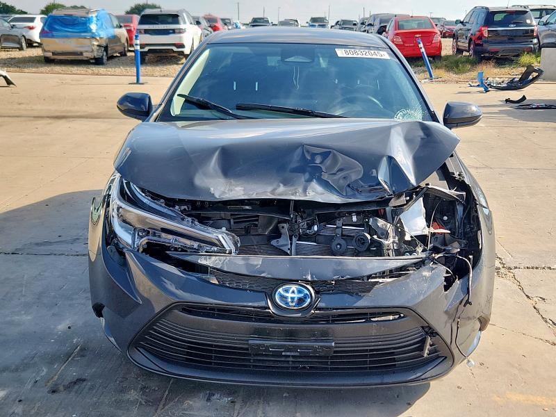 JTDBCMFE0R3067543 - 2024 TOYOTA COROLLA LE GRAY photo 5