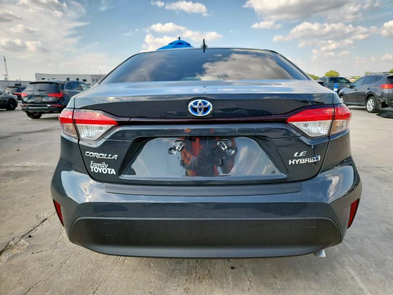 JTDBCMFE0R3067543 - 2024 TOYOTA COROLLA LE GRAY photo 6