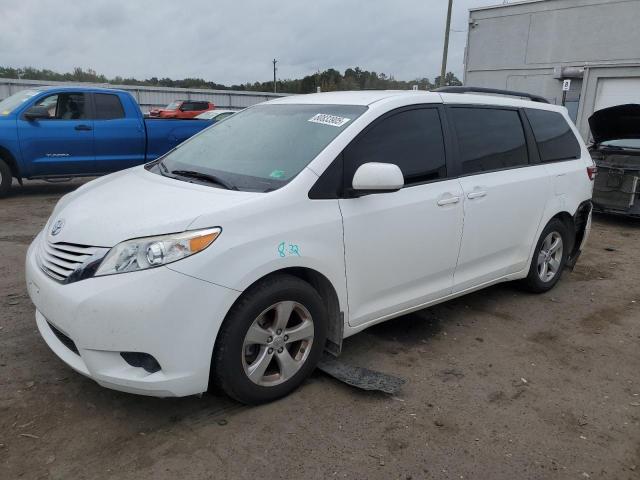 2017 TOYOTA SIENNA LE, 
