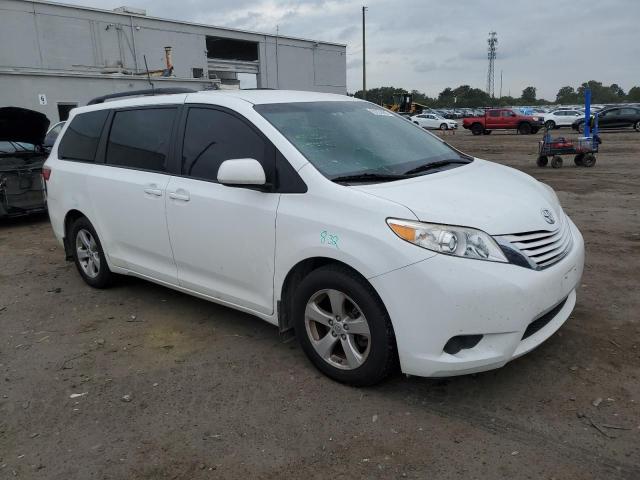 5TDKZ3DC0HS799890 - 2017 TOYOTA SIENNA LE WHITE photo 4