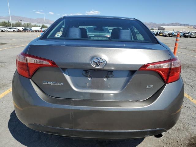 5YFBURHE4JP815780 - 2018 TOYOTA COROLLA L GRAY photo 6