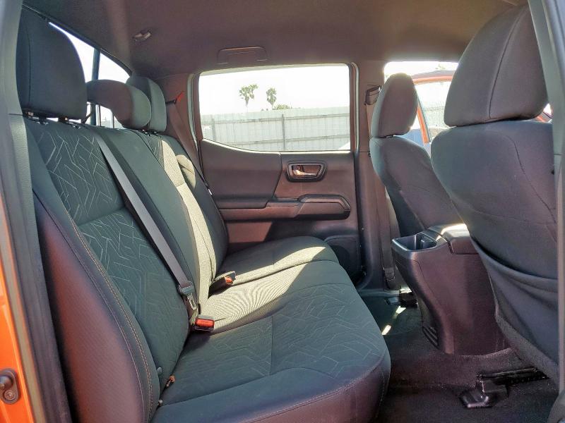 5TFAZ5CN6JX054958 - 2018 TOYOTA TACOMA DOUBLE CAB 橙色 照片 10