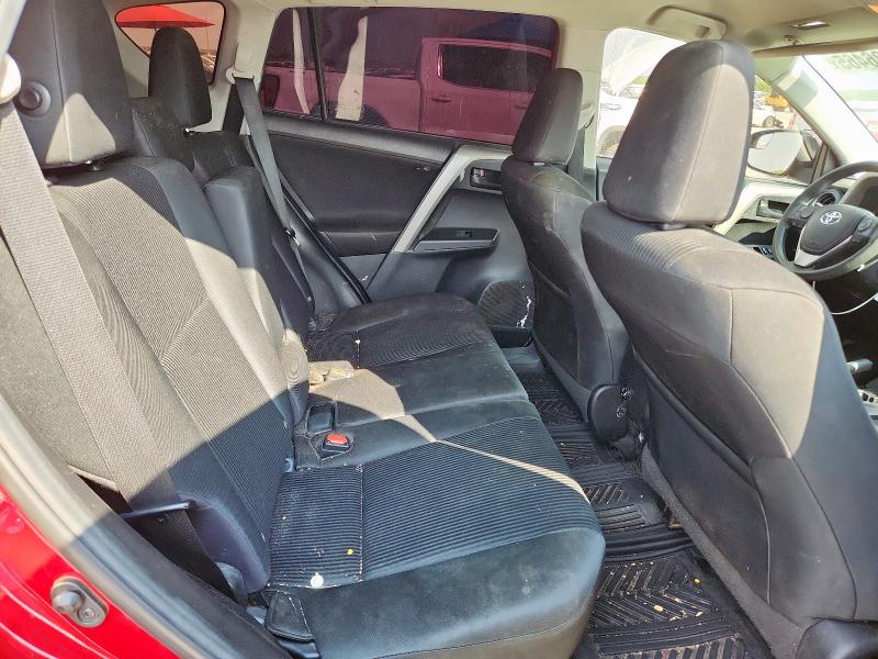 2T3ZFREV1JW451742 - 2018 TOYOTA RAV4 LE Czerwony zdjęcie 11