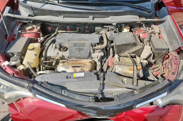 2T3ZFREV1JW451742 - 2018 TOYOTA RAV4 LE Czerwony zdjęcie 12