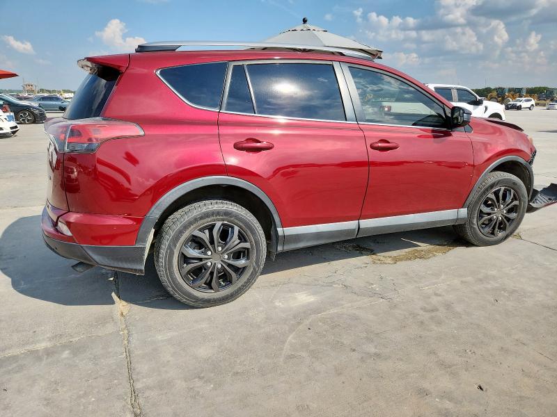 2T3ZFREV1JW451742 - 2018 TOYOTA RAV4 LE Czerwony zdjęcie 3