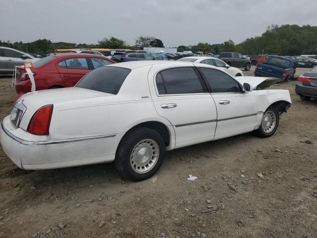 1LNHM81W32Y642964 - 2002 LINCOLN TOWN CAR EXECUTIVE WHITE photo 3