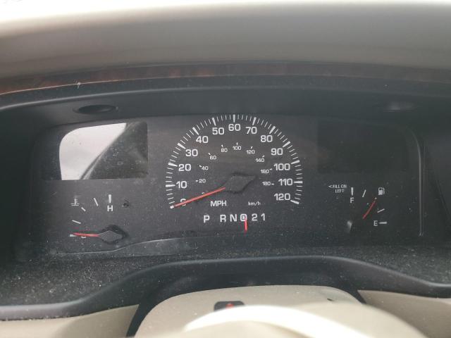 1LNHM81W32Y642964 - 2002 LINCOLN TOWN CAR EXECUTIVE WHITE photo 9