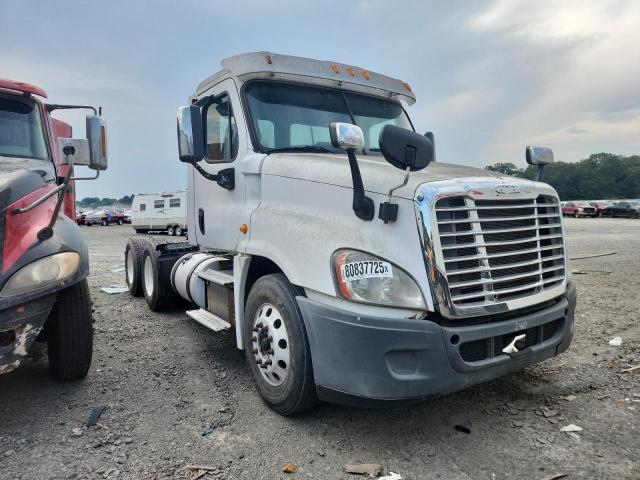 2013 FREIGHTLINER CASCADIA, null