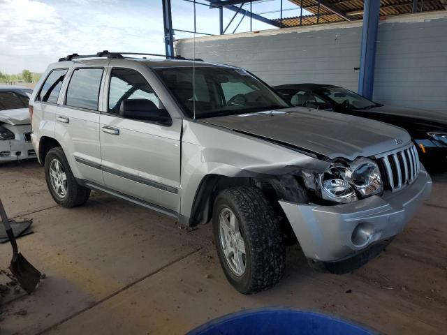 1J8GS48K47C562507 - 2007 JEEP GRAND CHEROKEE LAREDO 银色 照片 4