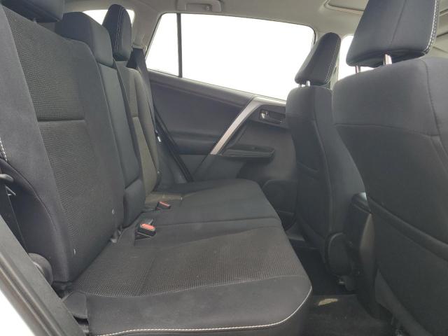 2T3RFREV6GW500913 - 2016 TOYOTA RAV4 XLE WHITE photo 11