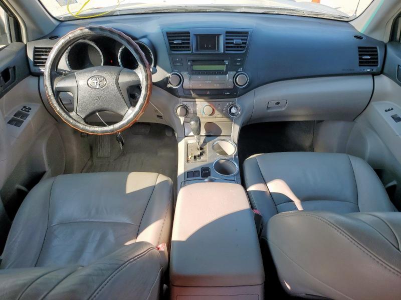 JTEDS41A682015091 - 2008 TOYOTA HIGHLANDER SILVER photo 8