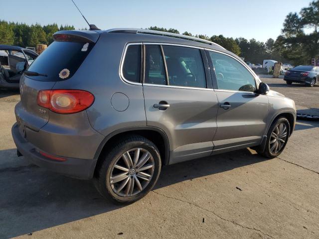 WVGAV7AX1BW528068 - 2011 VOLKSWAGEN TIGUAN S Сұр фото 3