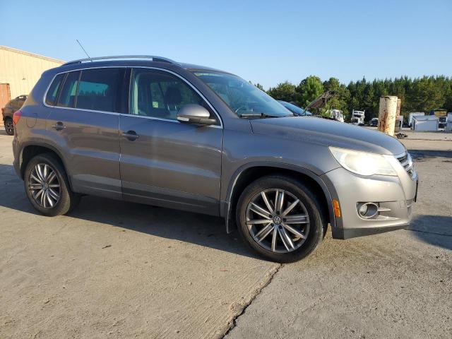 WVGAV7AX1BW528068 - 2011 VOLKSWAGEN TIGUAN S Сұр фото 4