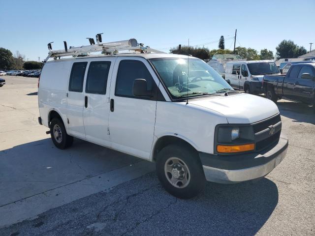 1GCWGFCB5E1133411 - 2014 CHEVROLET EXPRESS G2 WHITE photo 4