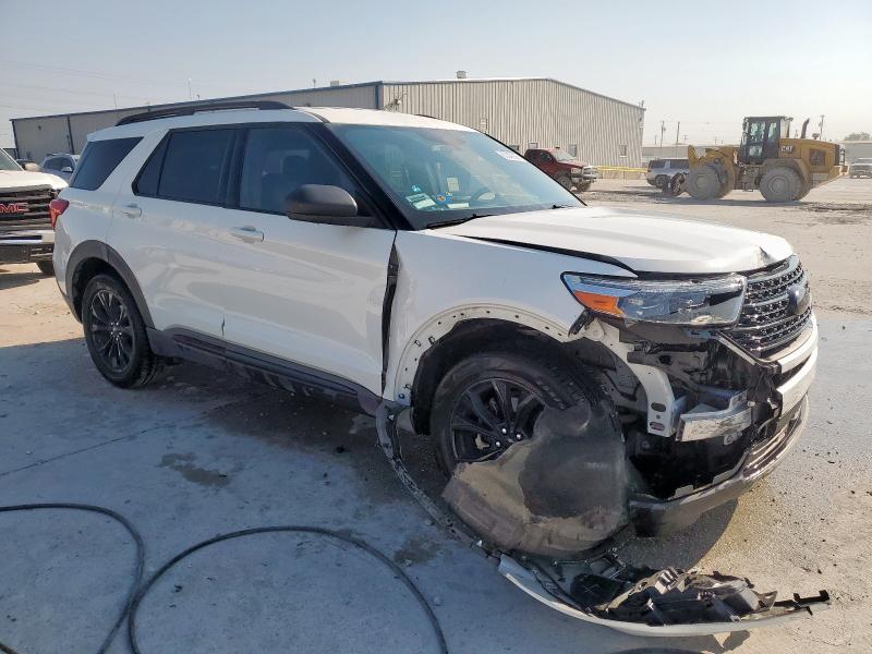 1FMSK7DH7LGB64302 - 2020 FORD EXPLORER XLT WHITE photo 4