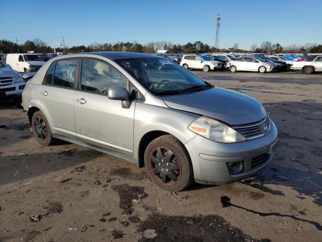 3N1BC11E29L406395 - 2009 NISSAN VERSA S SILVER photo 4