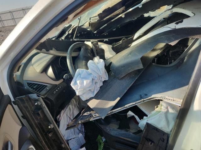 5NMZTDLB9JH075008 - 2018 HYUNDAI SANTA FE S WHITE photo 7