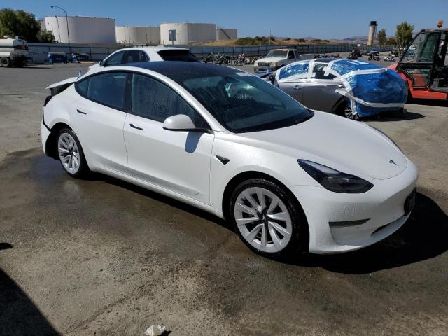 5YJ3E1EA9NF304717 - 2022 TESLA MODEL 3 WHITE photo 4