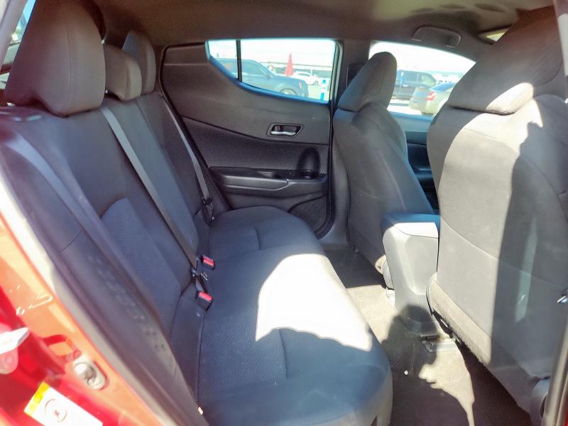 NMTKHMBX9JR007772 - 2018 TOYOTA C-HR XLE Marron photo 11