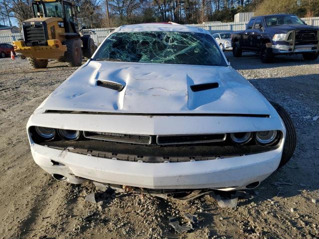 2C3CDZAG9KH734012 - 2019 DODGE CHALLENGER SXT WHITE photo 5