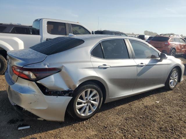 4T1C11AK2MU562119 - 2021 TOYOTA CAMRY LE SILVER photo 3