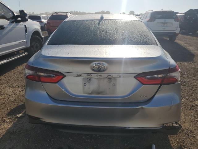4T1C11AK2MU562119 - 2021 TOYOTA CAMRY LE SILVER photo 6