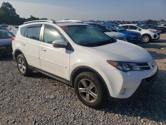 JTMRFREVXFJ032181 - 2015 TOYOTA RAV4 XLE WHITE photo 4