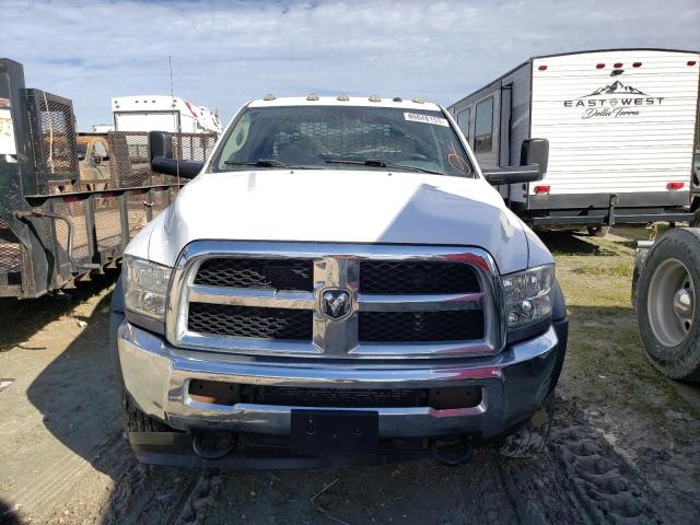 3C7WRNFL4JG177830 - 2018 RAM 5500 WHITE photo 5