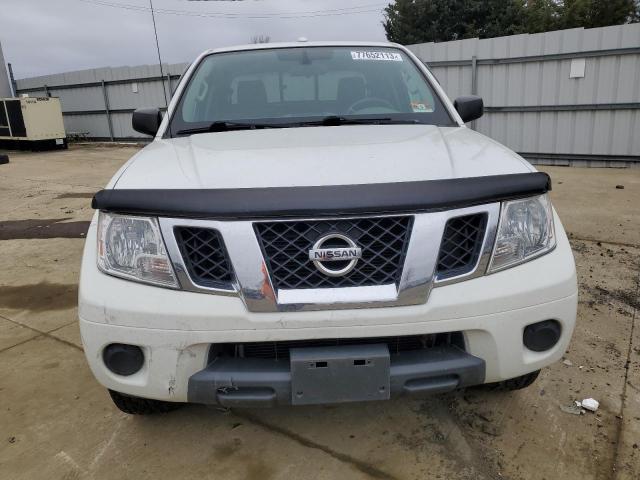 1N6AD0EV9HN730868 - 2017 NISSAN FRONTIER S WHITE photo 5