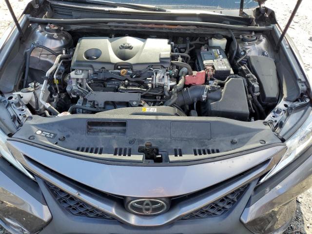 4T1B11HK8JU612972 - 2018 TOYOTA CAMRY L GRAY photo 11
