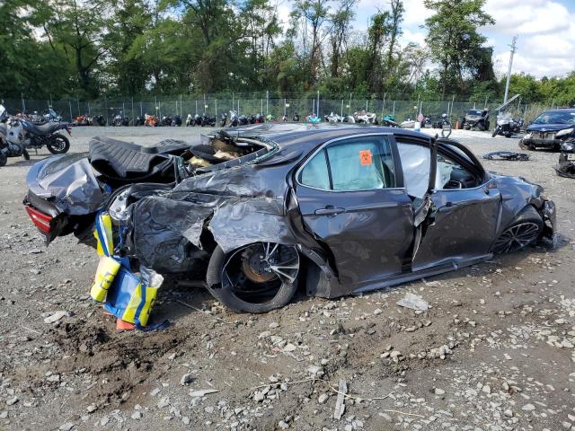 4T1B11HK8JU612972 - 2018 TOYOTA CAMRY L GRAY photo 3