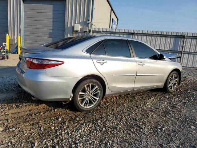 4T1BF1FK6GU123094 - 2016 TOYOTA CAMRY LE 银色 照片 3