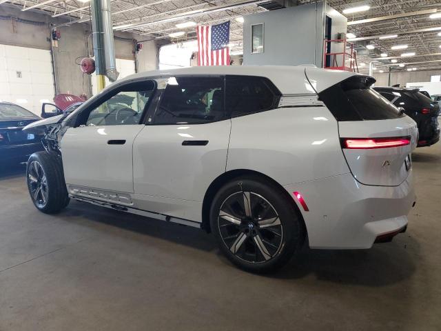 WB543CF0XTCV11439 - 2026 BMW IX XDRIVE45 WHITE photo 2
