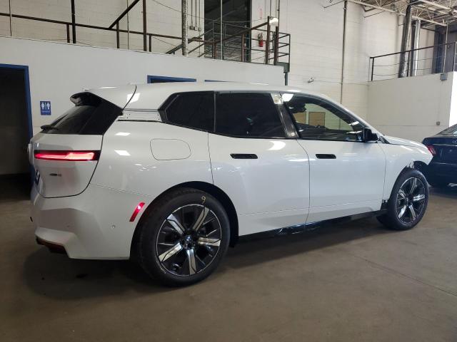 WB543CF0XTCV11439 - 2026 BMW IX XDRIVE45 WHITE photo 3