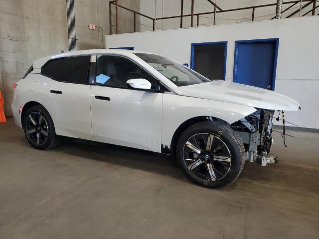 WB543CF0XTCV11439 - 2026 BMW IX XDRIVE45 WHITE photo 4