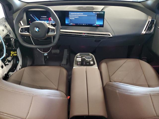 WB543CF0XTCV11439 - 2026 BMW IX XDRIVE45 WHITE photo 8