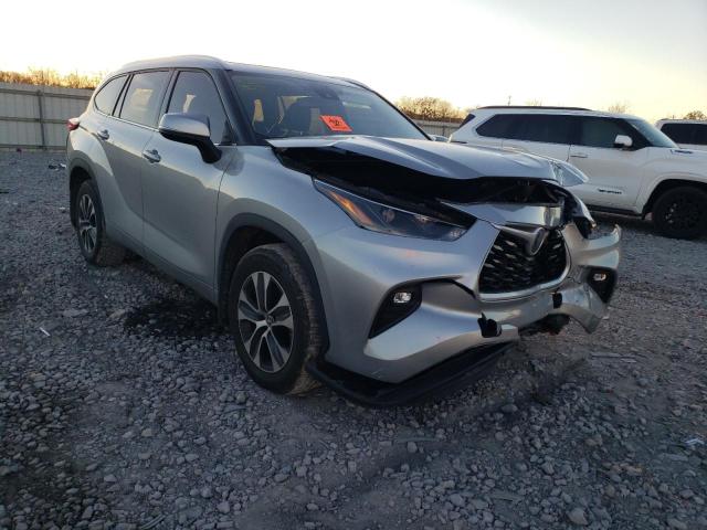5TDGZRBH7MS141954 - 2021 TOYOTA HIGHLANDER XLE SILVER photo 4